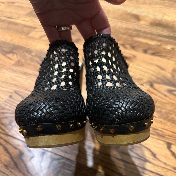 Veronica Beard Hardie Clog Black 9 - Picture 9 of 11